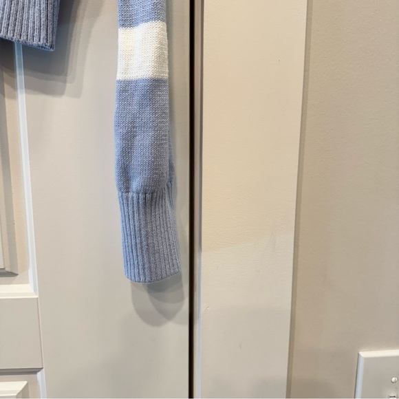 Banana Republic Light Blue and White Striped Sweater - Picture 6 of 9